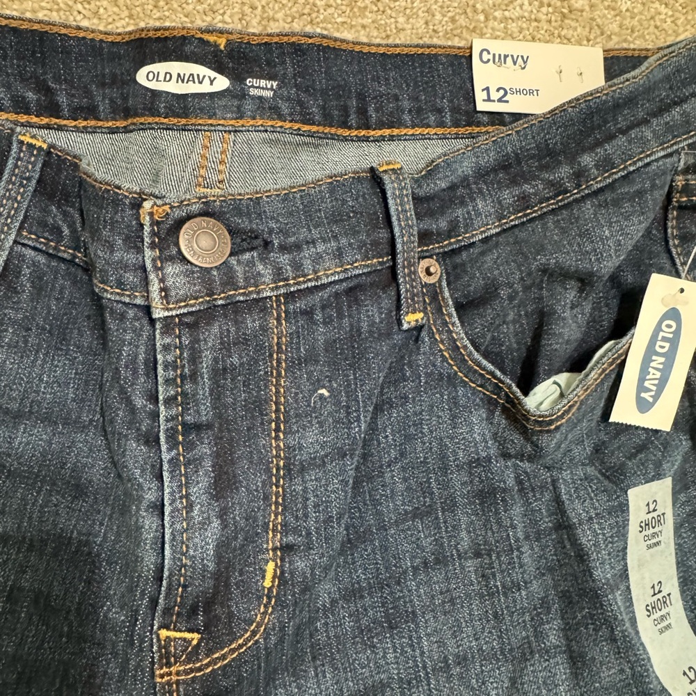 NWT Old Navy Women’s Curvy Skinny size 12 Short Petite Dark Wash - Picture 7 of 7